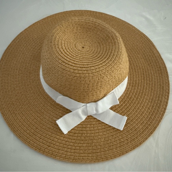 Old Navy Tan and White Straw Hat with Ribbon - Picture 1 of 4